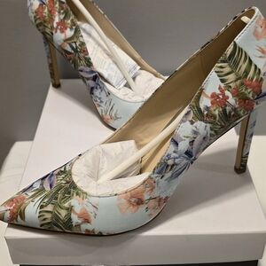 BRAND NEW Nine West Tatiana  Pointy Toe Pumps Floral Print Stiletto High Heels